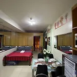 257-1Br 2 Queen Size Bed 1Sofa Bed 1 Extra Matress
